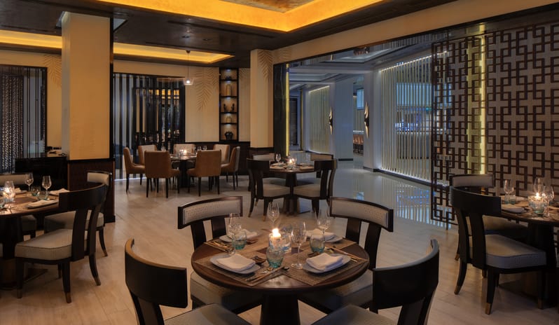 middle-east-holidays-abu-dhabi-st-regis-saadiyat-island-resort-hotel-buddha-bar-beach-abu-dhabi-main-dining-area